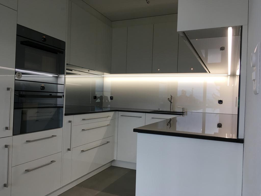 Küchenrückwände - GLASSWORK - Ihr Spezialist für Duschtrennwände und