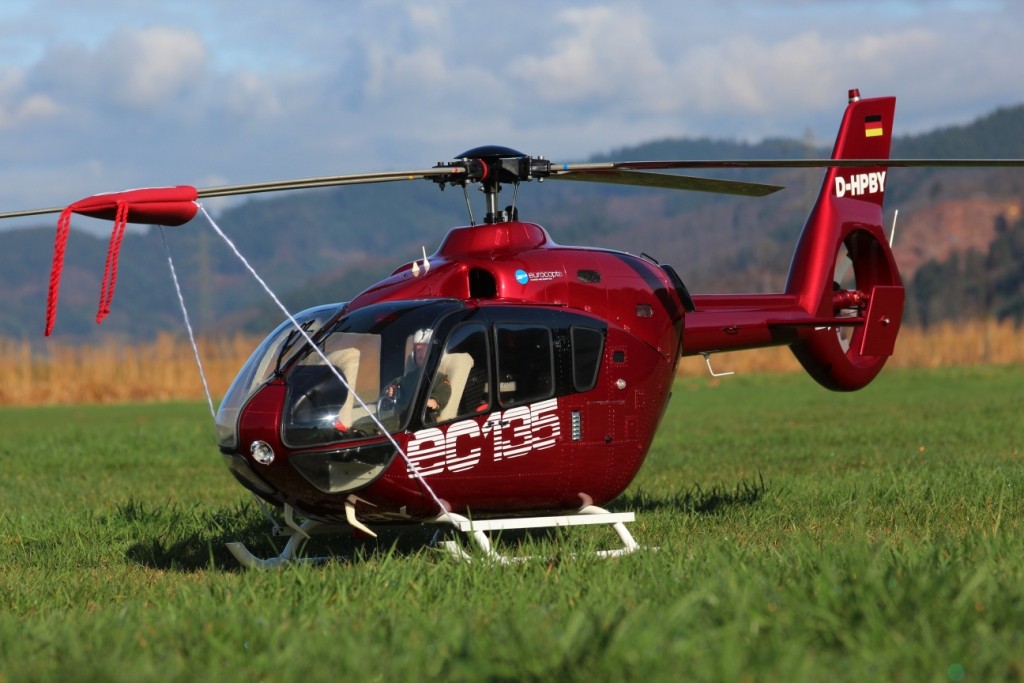 Roberts Vario EC135 1:7, 1,56m Rotorkreis und 7,5Kg Abfluggewicht