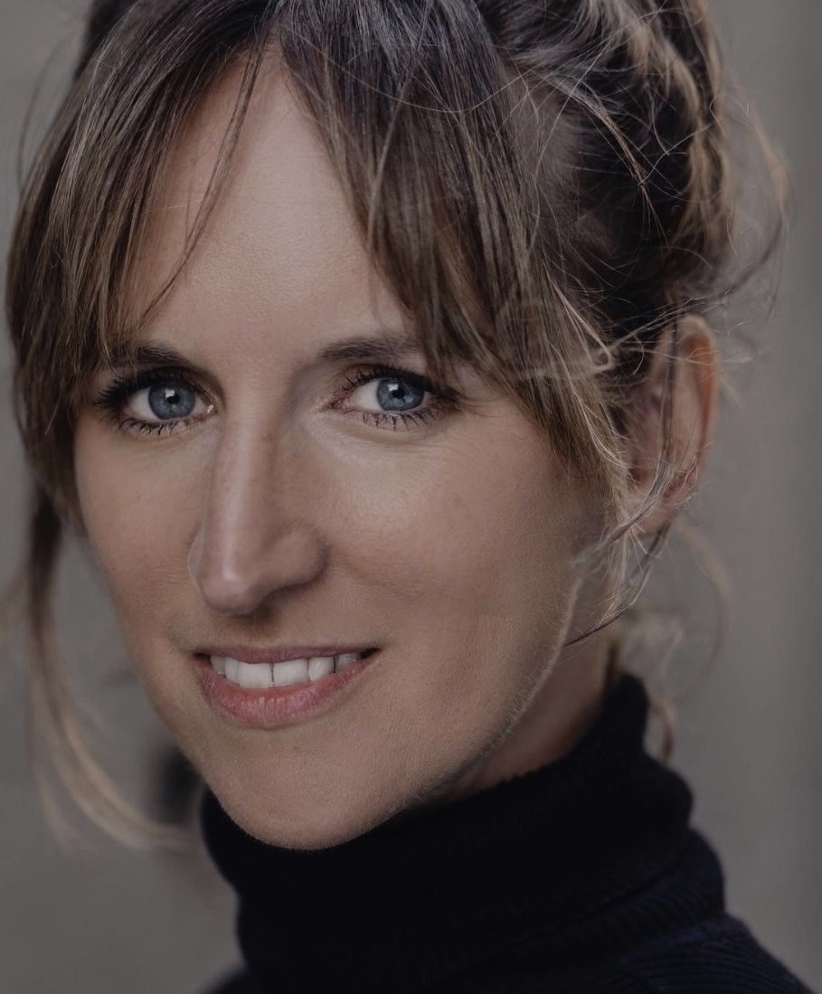 Louise Lee als PO Carter in "TIME"