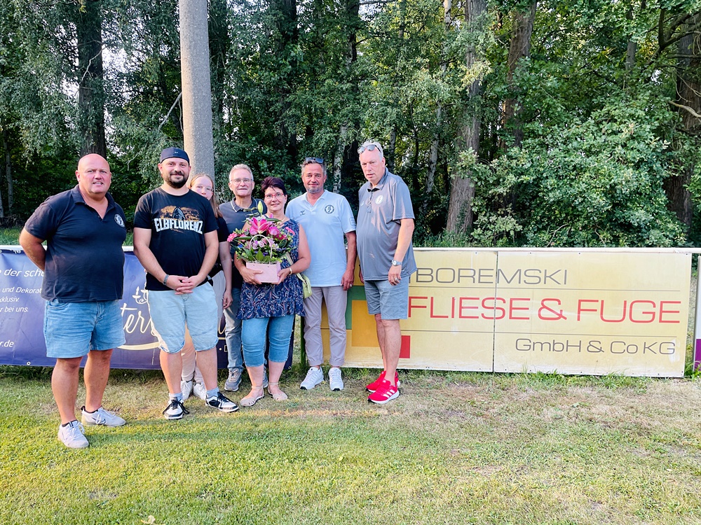 Firma Boremski Fliesen & Fuge mit dem Vorstand des Vereins