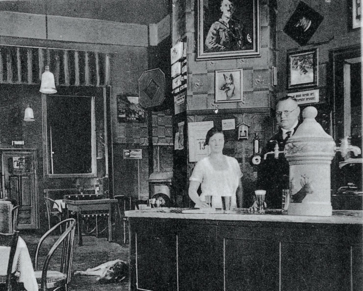 Gustav Dörnte Hannover 1939 - Zapfsäule Rehkopf V&B Mettlach 1929