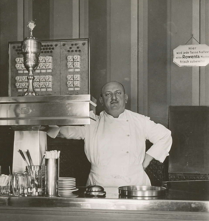 Otto Gümmel im Gasthaus in Chemnitz 30er Jahre
