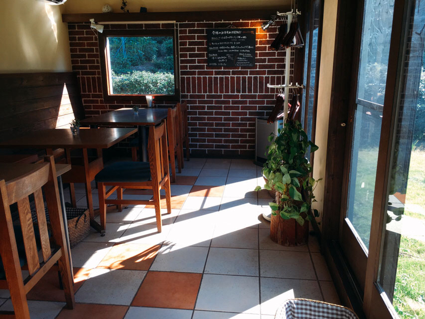 カフェ&レストラン周の店舗画像1