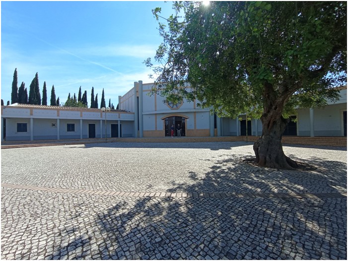 parvis de l'église de Ferreiras