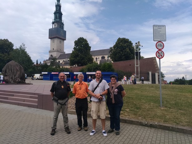 L'équipe des Baladins à Notre-Dame de Czestochowa