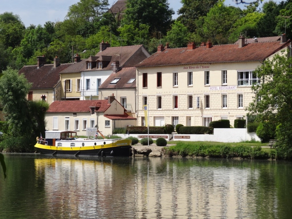 Le restaurant aux Rives de L'Yonne 