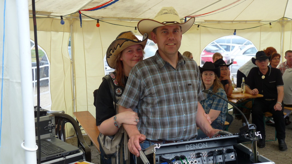 Dj Stan & Mel - Let's play Country Music ;o)