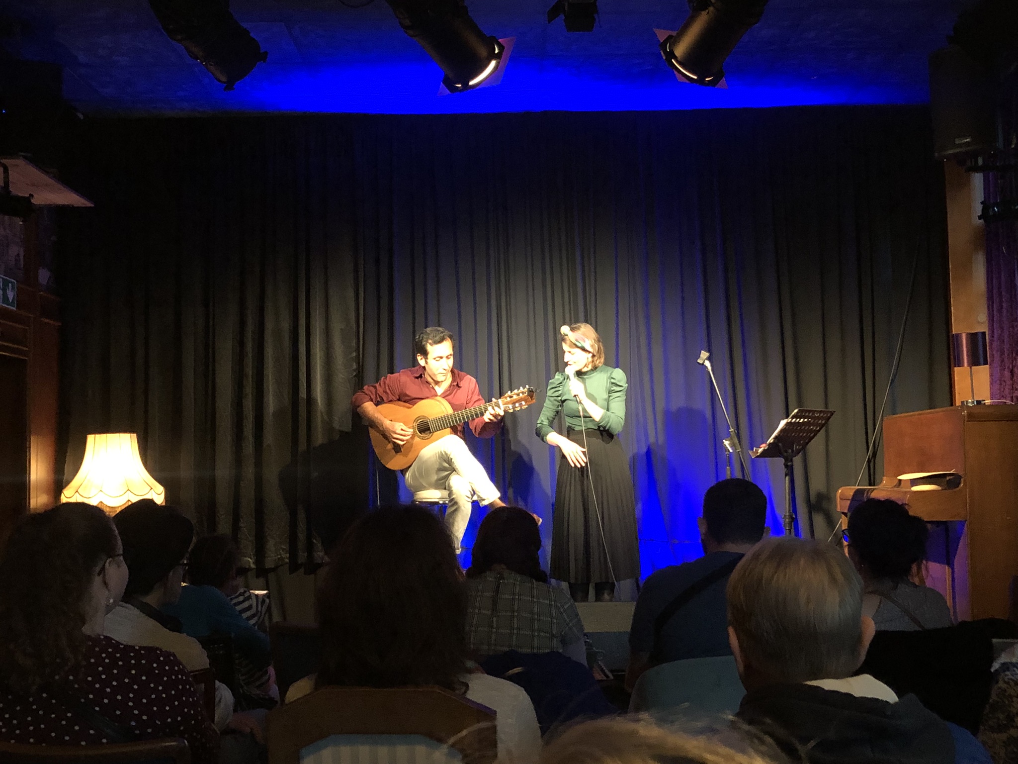 Babel Collage im Showfenster Theater, Foto: Florina Limberg