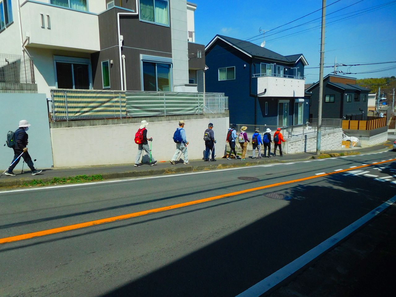 みたけ台公園から鶴見川へ向かう