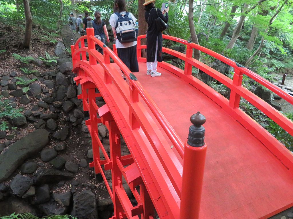 京都東山の通天橋を模したもの