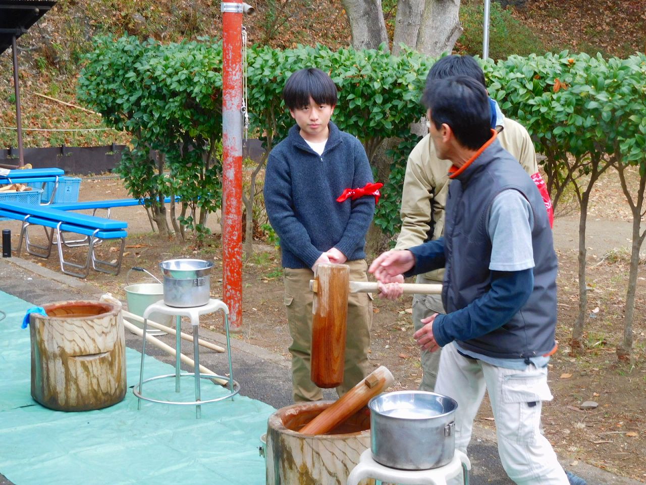 くろがね野外活動センターでは餅つきのイベント準備中です