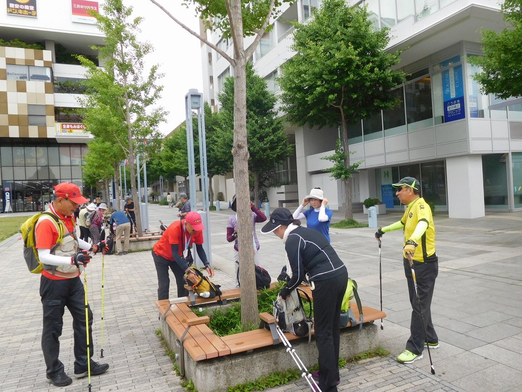 センター北駅前広場到着