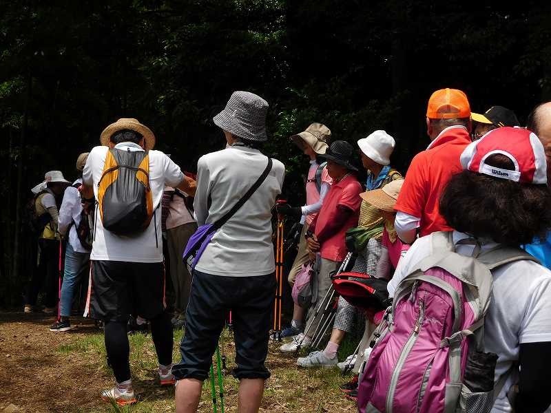 折田不動公園の頂きで休憩　坂道が厳しかったでか?