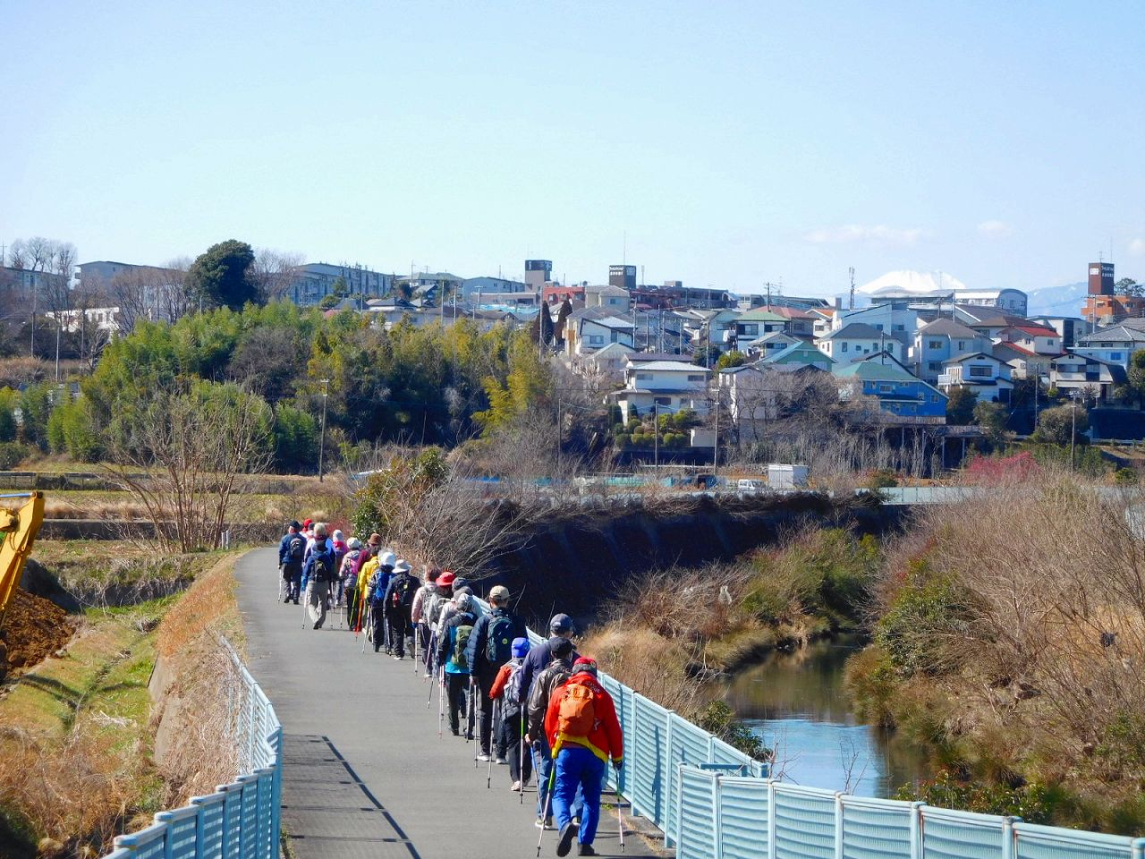 恩田川沿いを進む