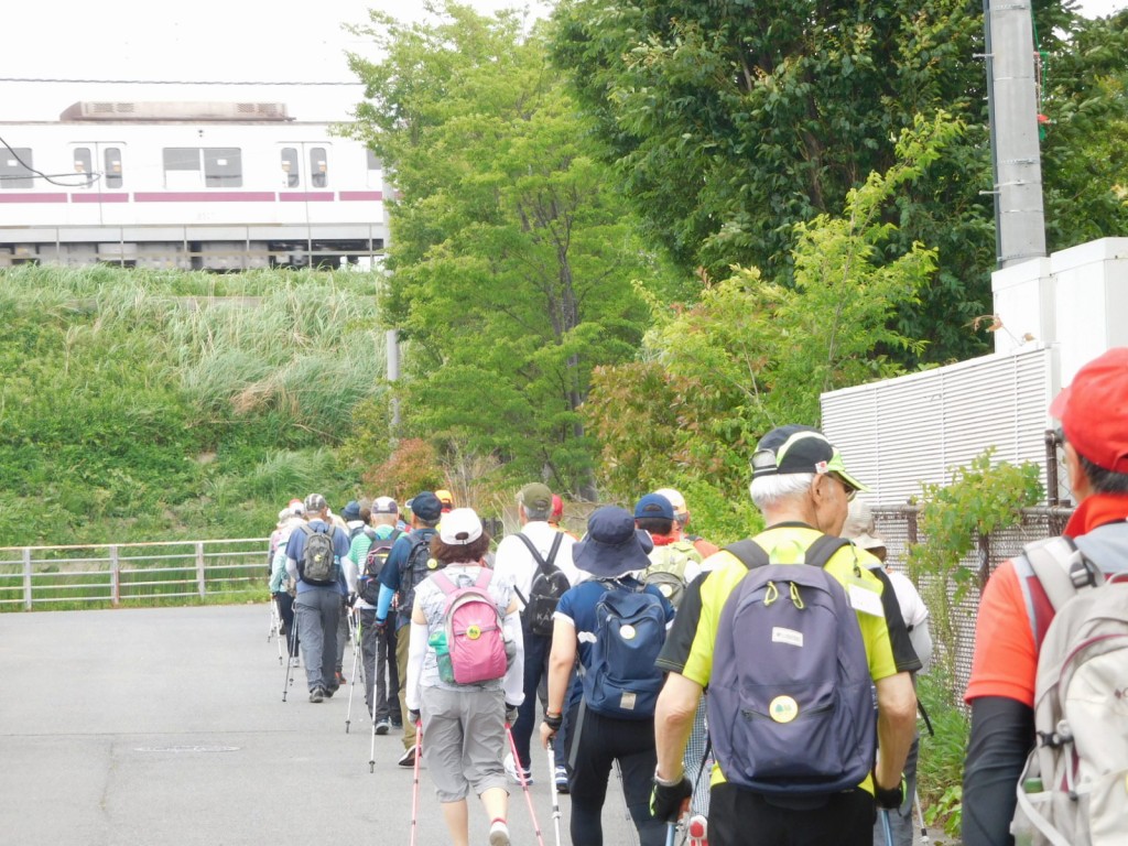 谷本公園から藤ヶ丘へ向けて歩く