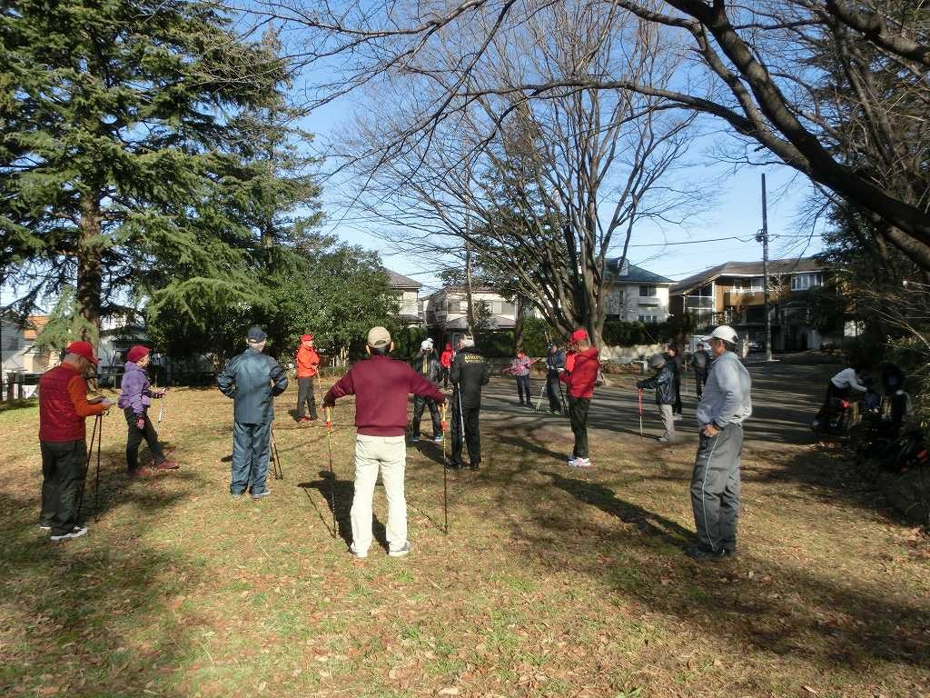 市が尾町公園で本日の残雪スリップ注意・コース説明