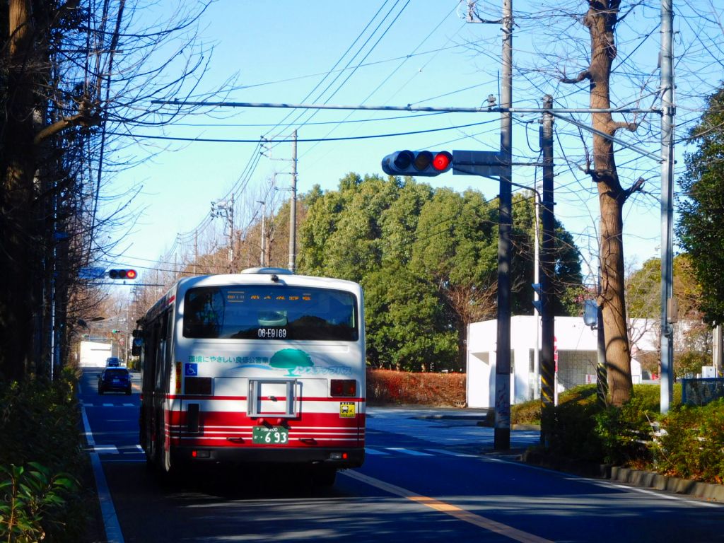 買物が終わりバスで帰る人も