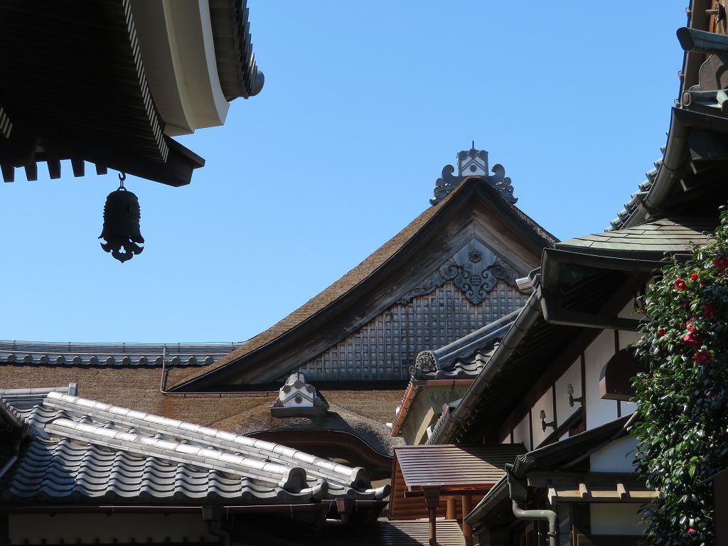 その奥には天台宗総本山円城寺(三井寺)の日光殿を移設した月光殿がある