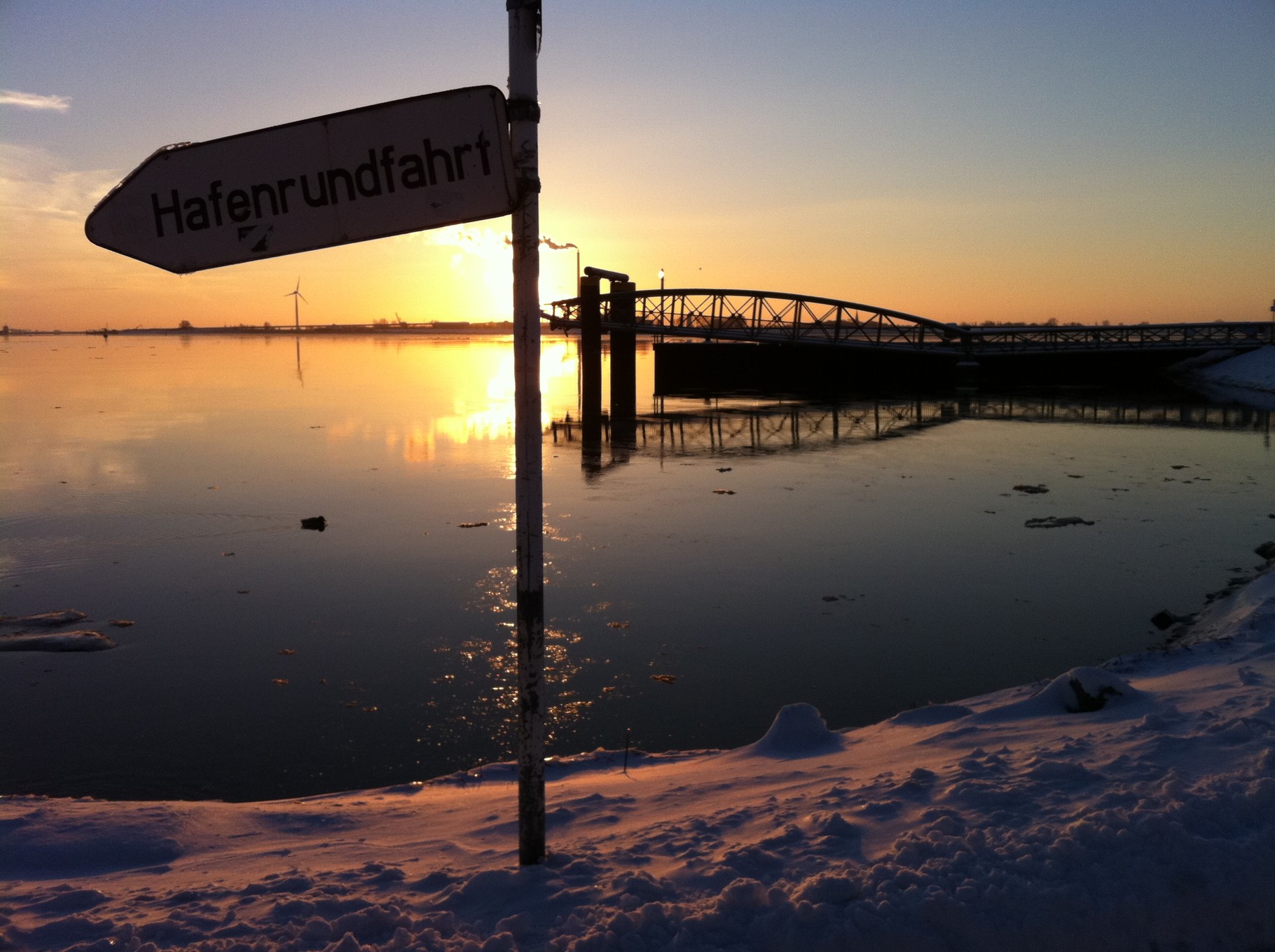 Kontakt Ferienwohnung New Port Bremerhaven Familie Dapprich kontakt-ferienwohnung-new-port-bremerhaven-familie-dapprich