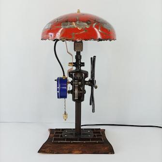 Metallskulptur Crank mit LED-Beleuchtung und Motor von Christian Abt, 2024