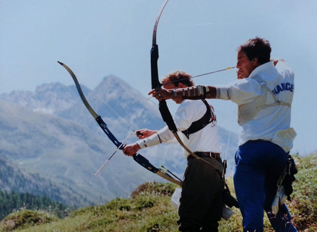 Alain MARIANI et son Barebow aux cotés d'un Finlandais - Championnats du Monde Campagne à Gurgl (Autriche) avec l'équipe de France 1998