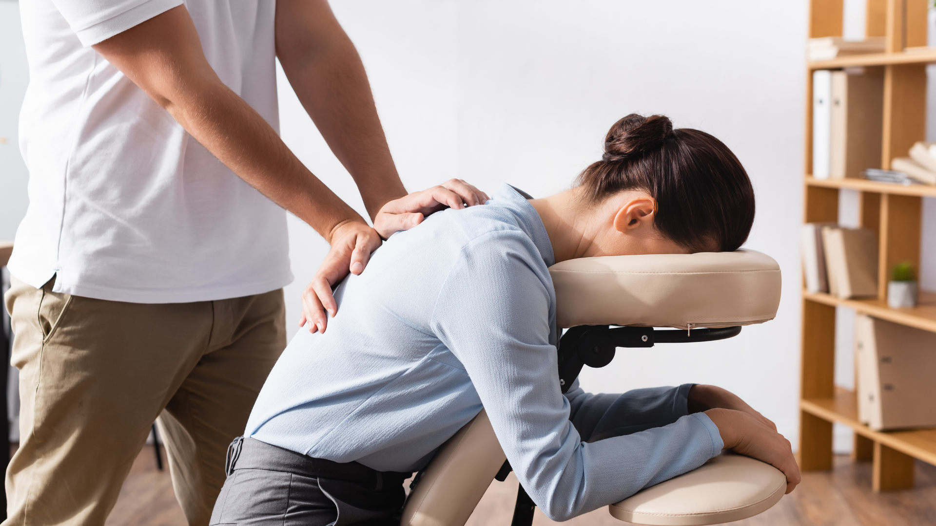 5 bonnes raisons de proposer le massage Amma assis à vos équipes en entreprise