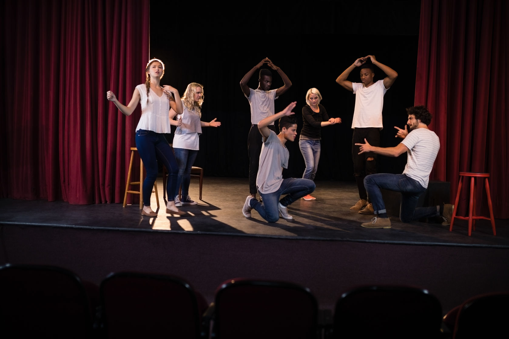 activité d’impro théâtre en entreprise pour renforcer la cohésion d’équipe