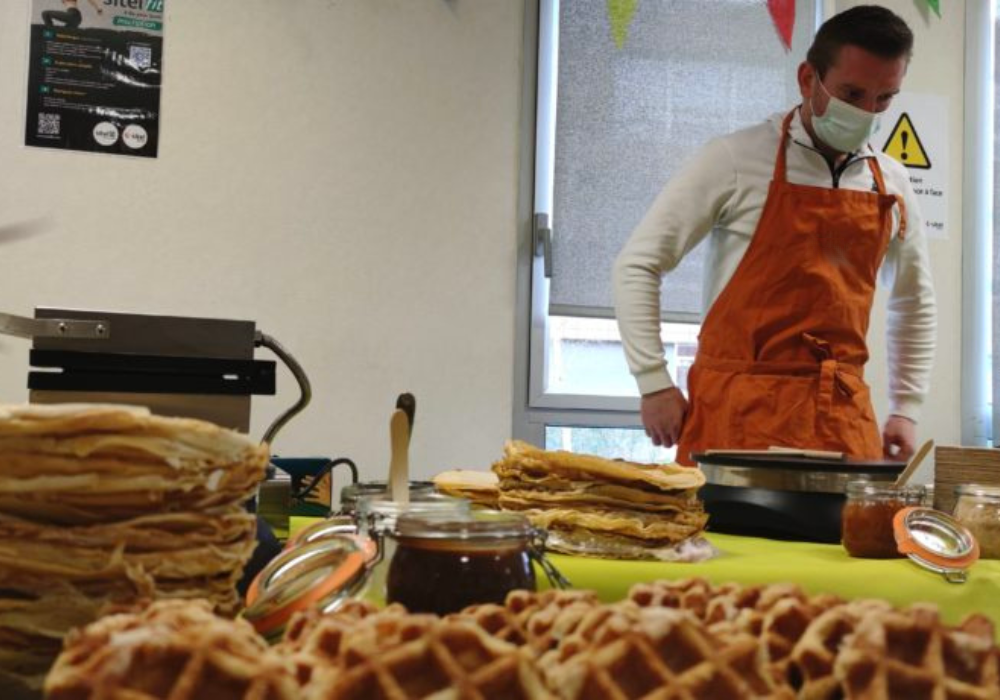 animation culinaire avec bar à crêpes en entreprise pour un moment convivial