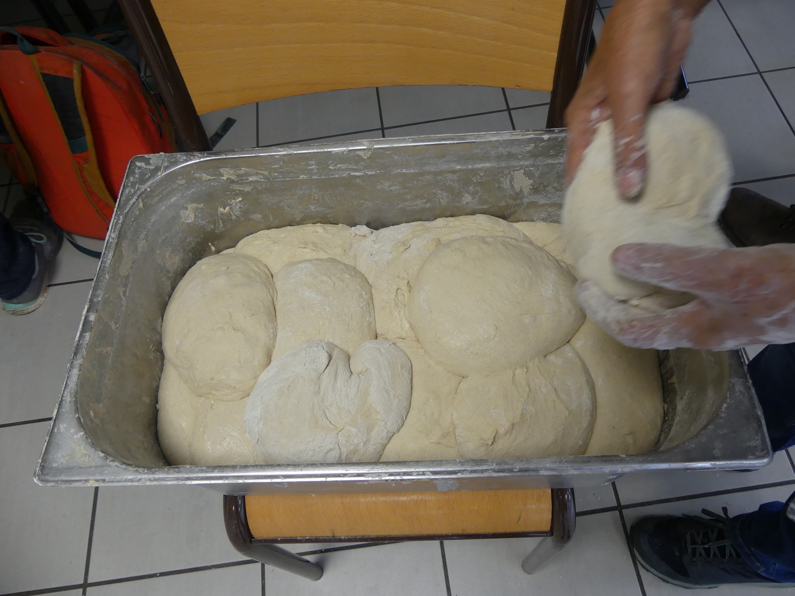 Et on ressort les pâtons pour les façonner