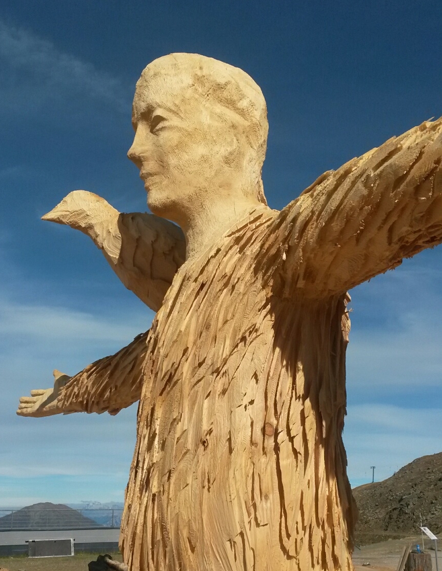 Equilibrist 2016, Zirbenholz, 2,6 m hoch, 2,3 m breit