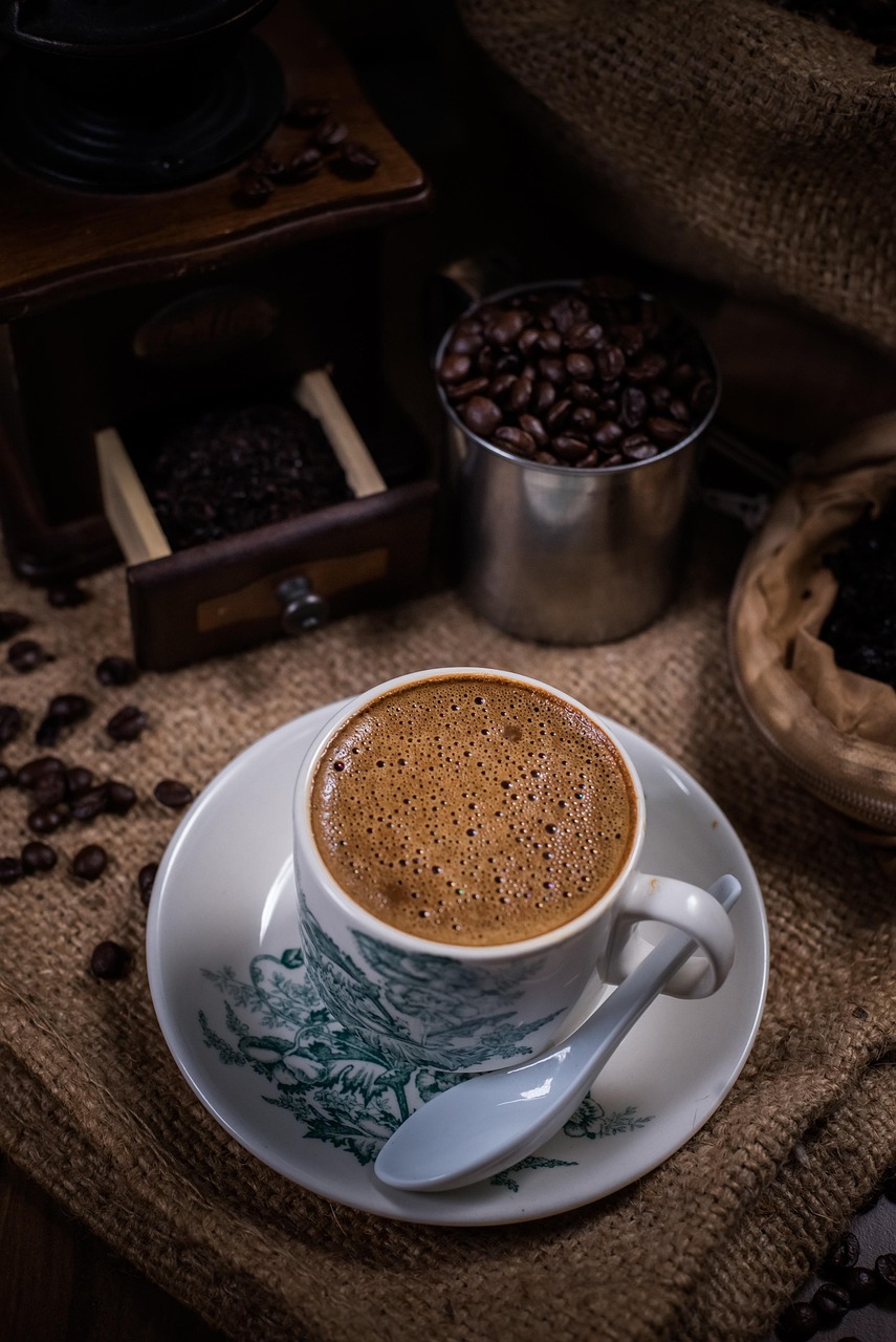 Lakka, Kaffee & Klarer – was die Finnen wirklich trinken