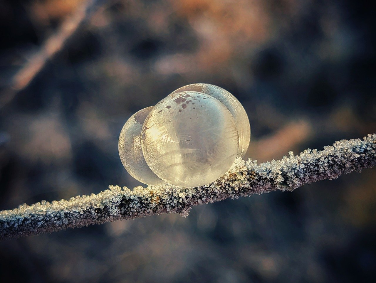 Gefrorene Seifenblasen & „Instant-Schnee“: Physik, Voraussetzungen, Anleitung