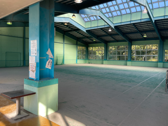 施設内