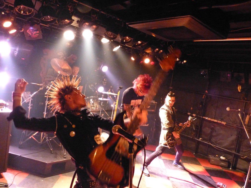 MEMBER - ゲンドウミサイル OFFICIAL WEB SITE