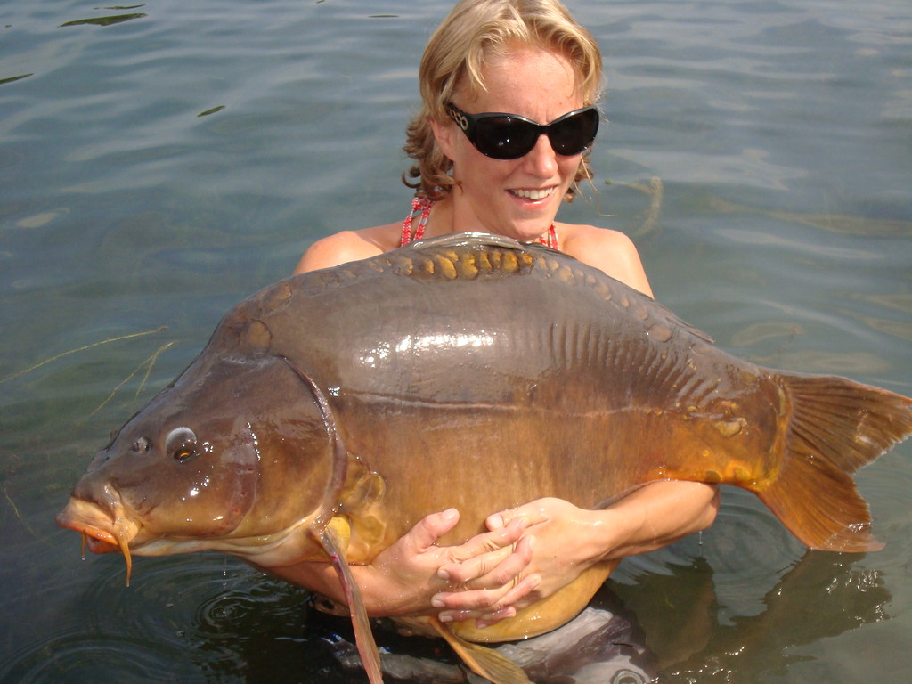 peche d'une carpe record en lac