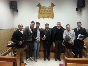 DOMENICA 11 GENNAIO 2015 - Il Pastore della Chiesa dei SINTI di Roma (San Basilio) Pasqualino Tanoni, accompagnato da una piccola rappresentanza. Ringraziamo Iddio di come ci ha benedetti attraverso i cantici ma principalmente con la Sua Parola.