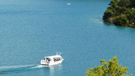 Visite guidée en bateau sur la lac