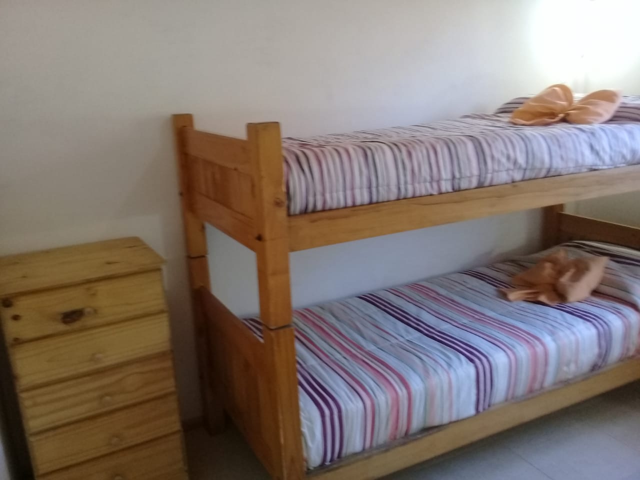 Vista desde puerta  a habitación 