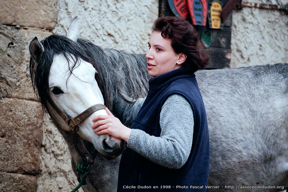 Cécile avec un cheval Barbe en 1998