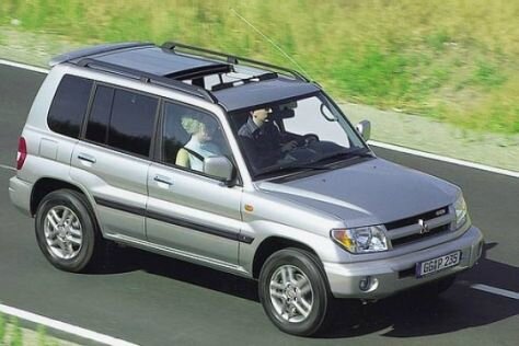 pajero pinin 4 portes avec toit ouvrant et cache-roue-de secours pajero