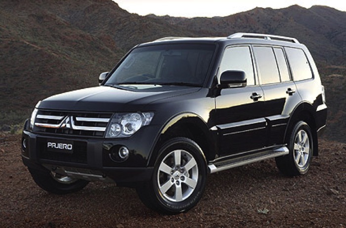Mitsubishi Pajero mk4 2006-2018 4 portes couleur noire