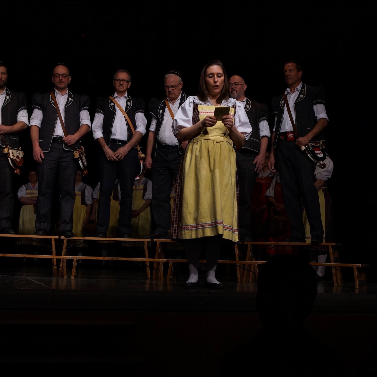 Adeline pour la présentation des chants