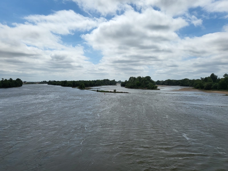 Brücke über die Loire in Mauves-sur-Loire