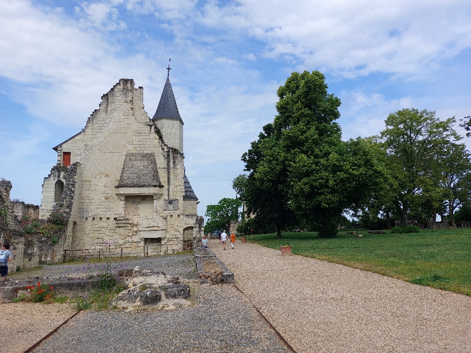 Auf dem Weg zur Festung Chinon