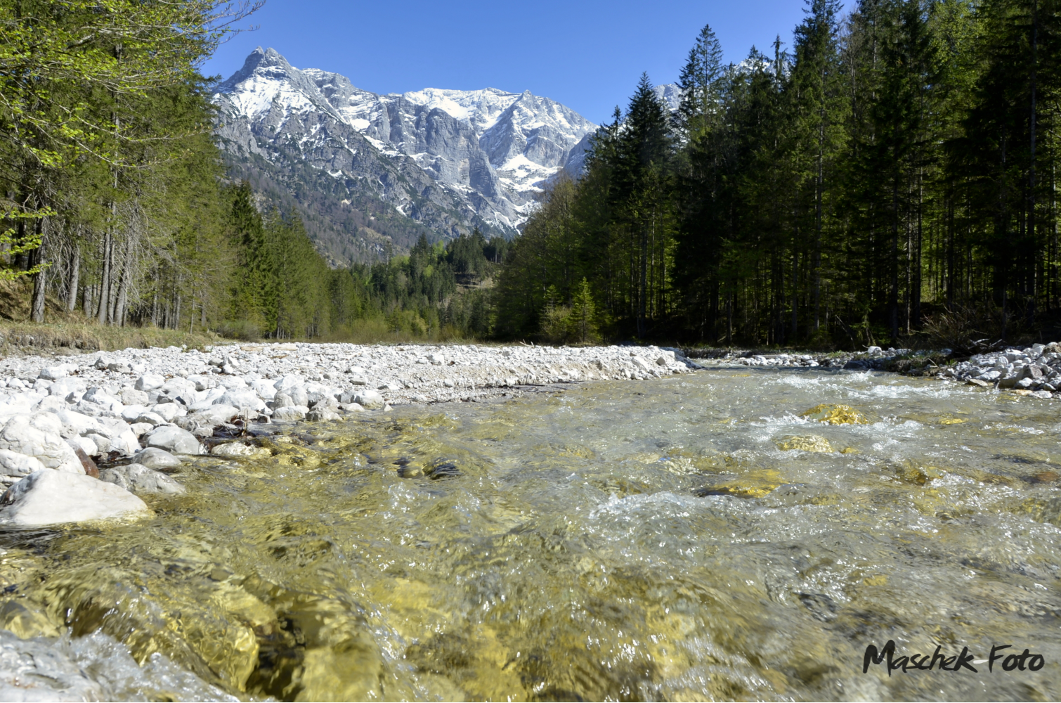 Straneggbach mit blick auf den Großen Priel