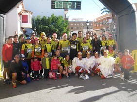 Parte del grupo que participó en la San Silvestre de Oropesa