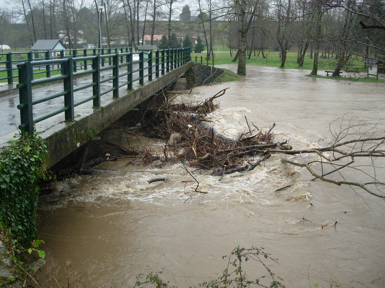 Comprendre les crues éclair Centre Pyrénéen des Risques Majeurs