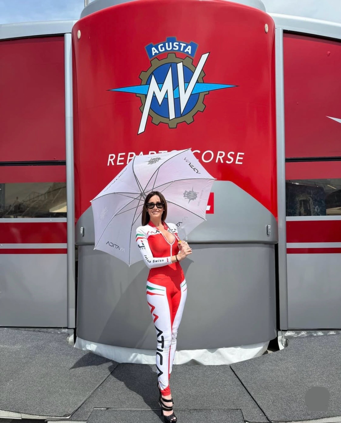 Abbigliamento personalizzato per Hostess - Grid girls - Staff eventi e fiere