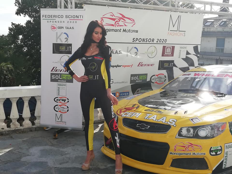 Abbigliamento personalizzato per Hostess - Grid girls - Staff eventi e fiere
