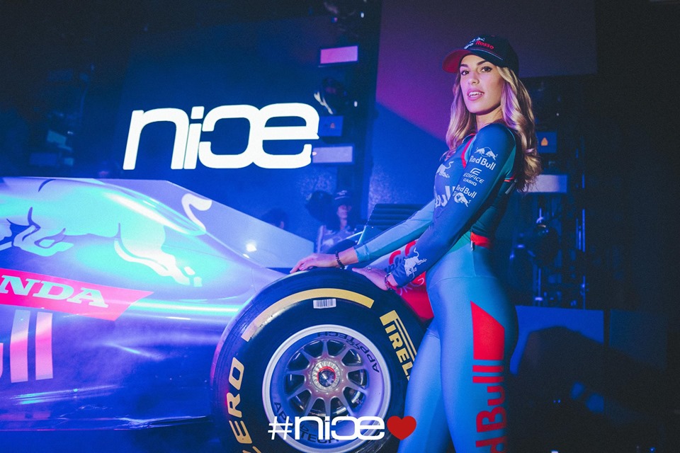Abbigliamento personalizzato per Hostess - Grid girls - Staff eventi e fiere